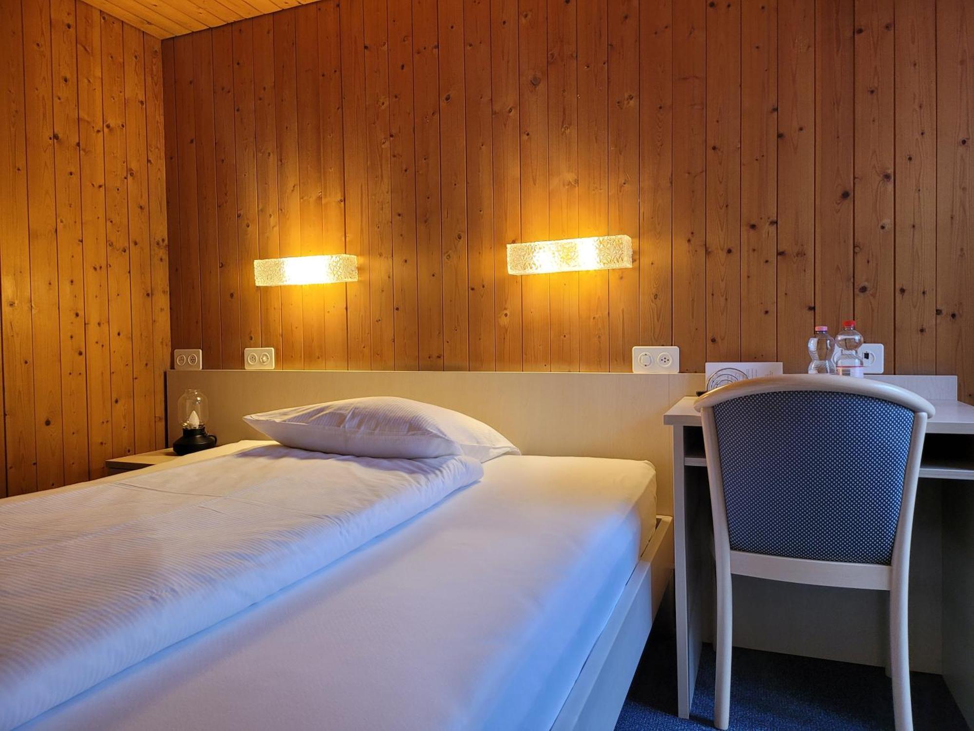Dinh Residence Zweisimmen Εξωτερικό φωτογραφία